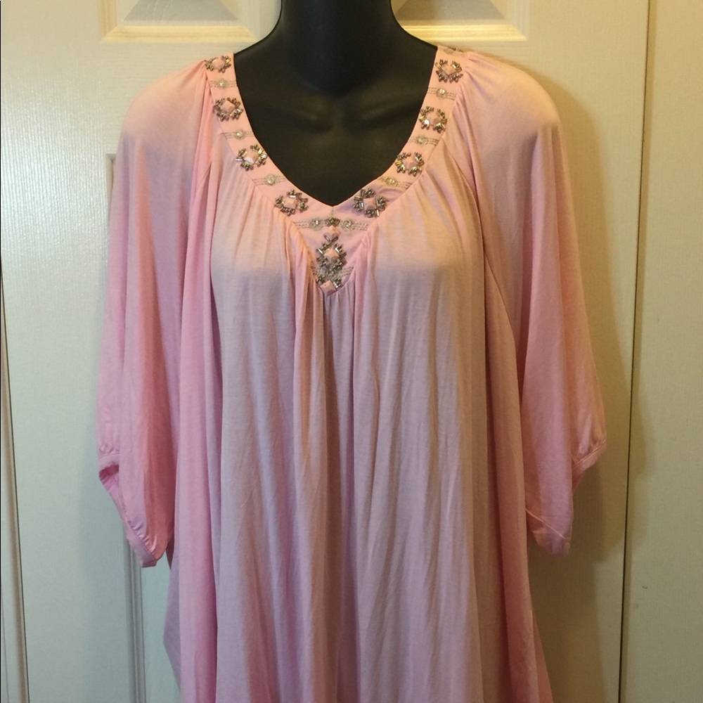 🌷Avenue Peasant Style Top w Beaded V Neck